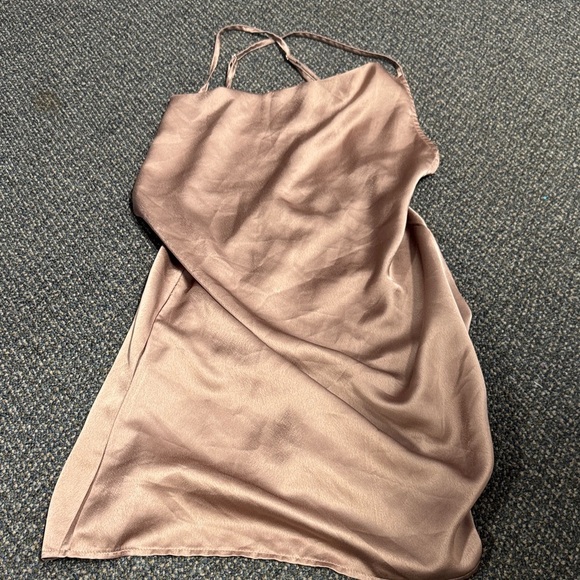 Prettylittlething satin dress size 4 // 080128 - Picture 1 of 2